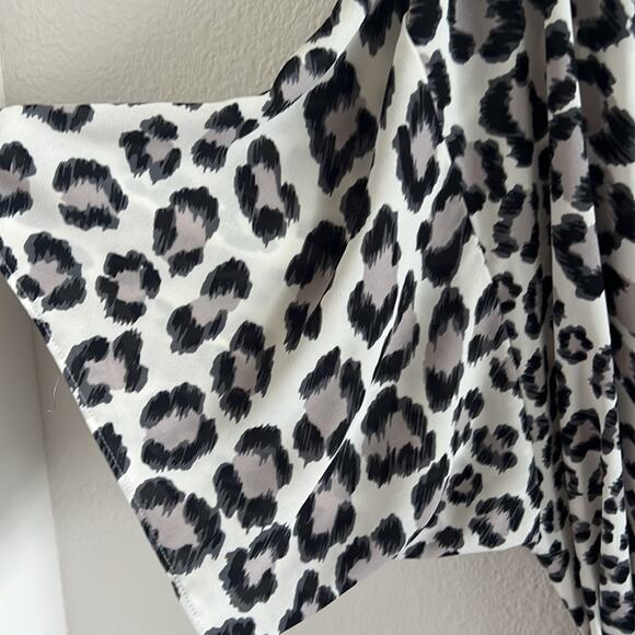 Victoria's Secret Kimono Robe Leopard Animal Print Neutral Black Trim M/L - Picture 6 of 9